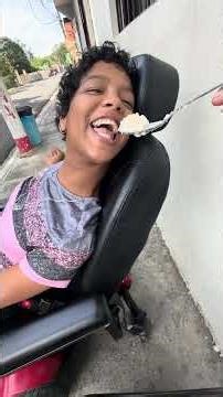 Yo feliz porque mí mami me hizo mi arroz con dulce que yo quería gracias mami