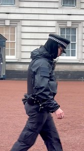 SO MUCH RESPECT & GRATITUDE FOR YOUR SERVICE, SIR! #Respect #gratitude #service #police | London Kings Guards LKG