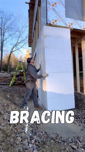 Mykhaylo Panchishak on Instagram: "How to brace an ICF wall #construction #homerenovation #realestate #design #entrepreneur #interiordesign #carpentry #tools #fblifestyle"