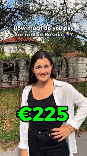 Elizabeth Mineman & Senahid Šarić on Instagram: "What €225 in rent gets you in Bosnia & Herzegovina 🇧🇦👀 In my opinion, we get a lotttt of value for this price! Especially compared to the $$$ rent prices in America like I’m used to 😳 But when we started renting this apartment, Senći’s Bosnian family said we were way overpaying and could find even cheaper places 😅💸 What do you think, do we pay too much? Or is this the deal of the century?? 🤑 Disclaimers: Of course you have to keep in mind t