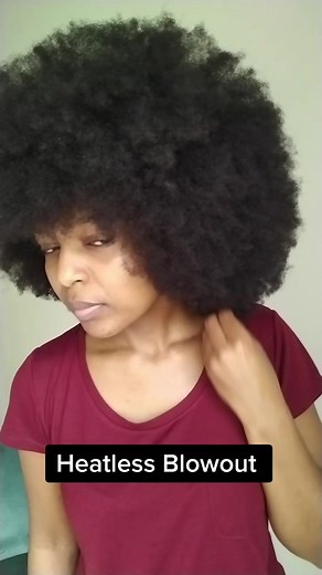 This was some time beginning of last year, I can't imagine how my hair would be if I would try this again now😅. I used wool that I got from a cosmetics store and my Tangle Teezer from Dischem. #fyp #foryou #naturalhairjourney #naturalhaircare #hairgrowth #naturalhair #blackgirlmagic #blowout #type4hair #afro #afrohair