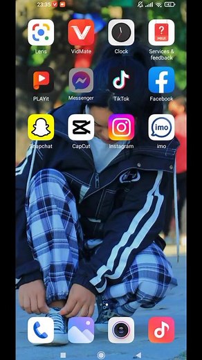Exploring Colorful Smartphone Interface Features