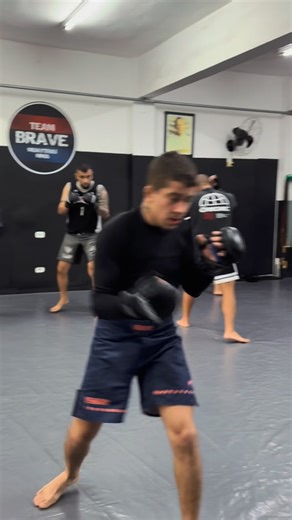 Beto Gatti Brave SP on Instagram: "“- Não vos dei espírito covarde, e sim de coragem.” TEAM BRAVE MMA ☝🏻👑🙏🏻 #MMA #MMAAMADOR #MUAYTHAI #BOXE #WRESTLING #JIUJITSU #OSASCO #OSASCOSP #FIGHTFORLIFE #SAOPAULOSP #BRAVE #TEAMBRAVE #HONRA #GLÓRIA #CTOZ #OZ #BETOGATTI #GATTI #GATTISYSTEM *Parceiros*: @ct_oz Maior centro de lutas em Osasco @um2_protetores 🚨 Protetor Bucal dos Campeões @quadricorcomunicacaovisual @boleliphone o melhor preço 🔖 no IPhone @nossac