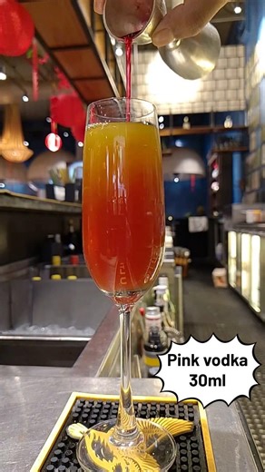 How to make pink Mimosa? #subscribe #more #drink #mixlogist #trindingshorts #mixeddrinks #viarl