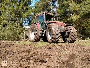 Case IH CS 86, Naud, Pflug