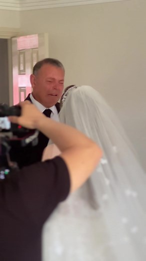 Heartwarming Father-Daughter Wedding Moment