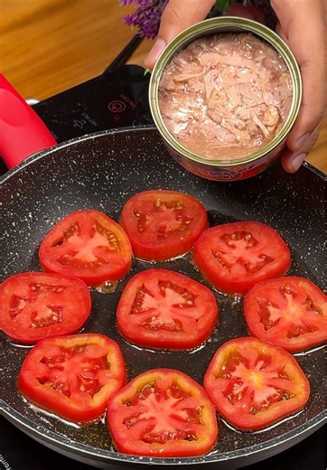 Cena Genial con Atún y Tomate en Solo 5 Minutos