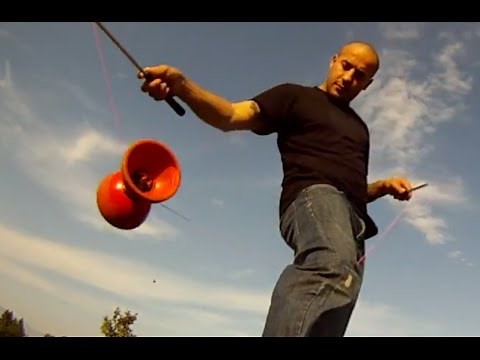 Amazing Diabolo Performance! Cool Skills
