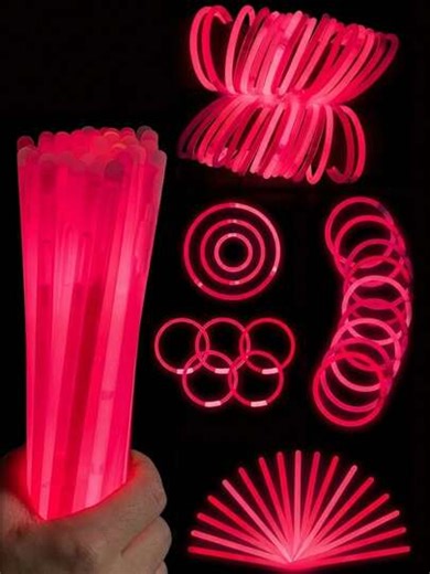 200pcs Red Glow Sticks. These Are Illuminating Devices That Can Glow In The Dark, Used For Decorative Lighting. They Have A Continuous Illumination Time Between 8 To 12 Hours And Can Emit Light. They Are Suitable As Party Lighting Gifts, Bracelets, Necklaces, Neon Lights, Wedding Party Lights, Brighter LED Lights, Applicable For Bars, Nightclubs, Night Lights, Etc. They Are The Perfect New Year's Gift That Can Add A Festive Atmosphere To The New Year. | SHEIN