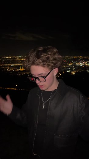 Videa uživatele Sqwimeee (@sqwimeee) s Tek It - Cafuné