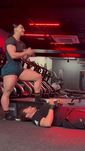 Leg 🦵 Beautiful Bodybuilder Workout Lege Athletes Women's Corrsfit Athlete 👑 Bodybuilding