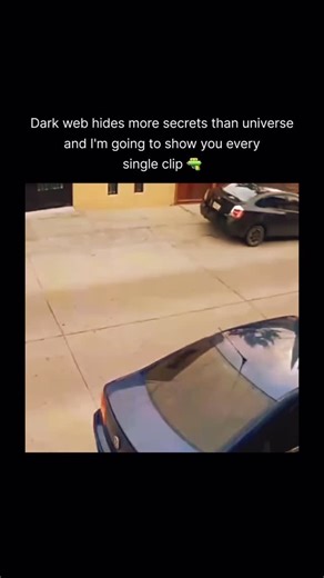 Gorey slay on Instagram: "Just @gorey.slay 日本利用压电瓷砖将脚步转化为电能。这些瓷砖捕捉来自你脚步的动能。当你行走时，你的重量和动作会对瓷砖产生压力。瓷砖会轻微弯曲，从而产生机械应力。瓷砖内部的压电材料将这种应力转化为电能。每一步都会产生少量电荷，而数百万步结合在一起就能产生足够的电力来驱动 LED 灯、数字显示屏和传感器。在像涩谷车站这样繁忙的地方，每天大约有 240 万个脚步为这一系统作出贡献。这些电能可以被储存或立即使用，从而减少对传统电力来源的依赖，并支持可持续的城市基础设施。这种方法将日常运动转化为实用的可再生能源 #日本 #知识 #事实 #你知道吗 #推荐 #科技 #创新 #历史 #技术 #实验 #热门"