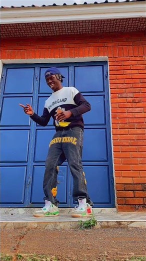 Unreal Smooth Robot Dance Moves Taking Over the Internet #callytrappy #RobotDance #CleanGroove