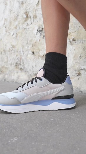 La basket est à l’honneur, avec la nouvelle collection Studio Sneakers by Chaussea ! 👟 Semelle compensée, tige chaussette, teintes lumineuses, notre alliée mode préférée se veut toujours plus tendance et confortable ! 🌈 Alors vite, on choisit sa nouvelle paire fétiche pour un look sporty chic et branché ! 🤙#chaussea #mychausseastyle #shoeslover #shoesaddict #chaussures #newco #studiosneakers