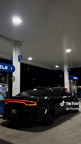 Exploring the Widebody Hellcat and Its Performance Features