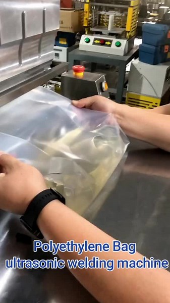 Ultrasonic sealing and welding of plastic packaging bags