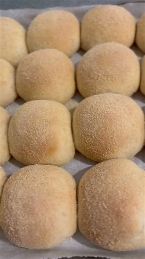 Soft and Fluffy Pandesal