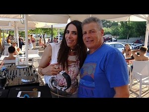 Η Maggie haralampidou στο SEA & SAND