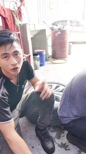 Kereta kamu ada masalah axle bush rear ? Jangan risau mechanic kami siap membantu anda ! #fixservicecenter #axlebushrearalphard #fyp #mechanicfsc #fsc