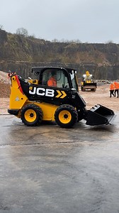 131K views · 2K reactions | JCB's new StageV powered 3TS Telescopic skidsteer loader | RPA Media | Facebook