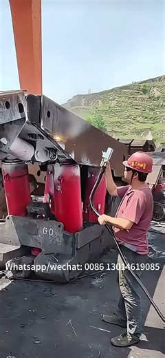 Fiber type laser cleaning machine to clean rust