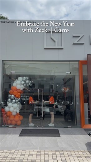 ZEEKR Carro on Instagram: "Welcome the New Year 2026 with Zeekr | Carro this weekend and turn it into a family celebration of electric luxury. Discover our most sought after premium EVs, enjoy test drives on site, and immerse yourselves in thoughtfully curated experiences. From the Zeekr Pixel Lab to a Sand Art Workshop, paired with light refreshments, every moment is designed to create a warm and festive atmosphere for all. 📍 Zeekr Space Bangsar 📆 10 – 11 January 2026 ⏰ 9.00 am – 6.00 pm Spen