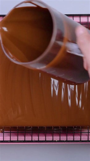 Perfectly Smooth Shiny Chocolate Mirror Glaze! 🍫 Satisfying Tasty Cake Ideas #shorts #satisfying