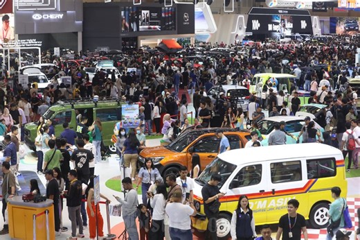 Penjualan Mobil Masih Loyo, Asa Capai Target 2025 Masih Ada?