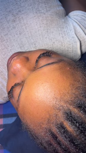 Top View Lash Techniques for Beauty Enthusiasts