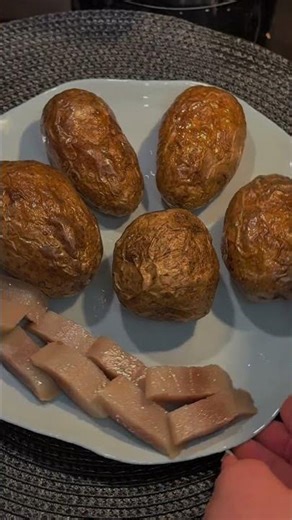 ну это ваши карьерные лестницы, на лбу написано «домохозяйка» 😝