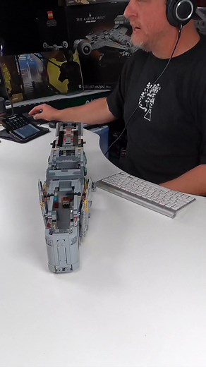 UCS Razor Crest Timelapse Display in 15 Seconds