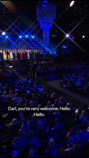 Welcome to the Rose of Tralee @carlmullan 👋👋 #RoseofTralee | RTÉ One