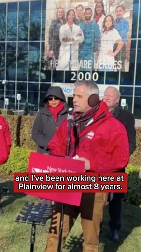 Frontline nurses are experts in patient care—but Northwell management refuses to respect or listen to its nurses! On Dec. 12, NYSNA nurses from Northwell/Huntington, Northwell/Plainview, and Northwell/Syosset Hospitals held a joint speak-out to demand that Northwell settle a #FairContractNow that invests in safe patient care for Long Islanders. Check out this clip of Chris Coburn, RN, a NYSNA member at Plainview Hospital, speaking about why management needs to prioritize patient care over profit