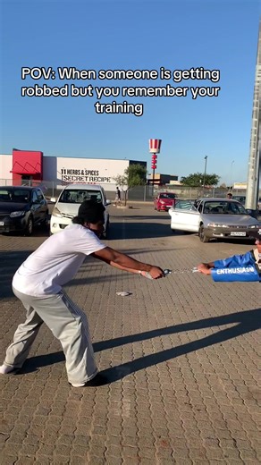 Training Kicks In During a Robbery Situation