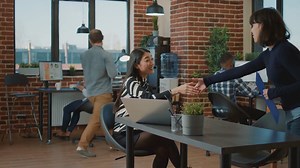 The Role of Career Fairs in Finding U.S. Job Opportunities