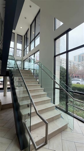 Uptown Dallas Starting at $1900 plus 1 month free! Great deal for this part of the city! Contact me via the form linked in bio for all the details! #uptowndallas #dallasapartments #apartmenthunting #dfw