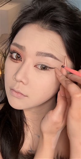 How to correctly draw eyeliner easily #eyemakeup #makeup #eyeliner #eyelinertutorial #easy