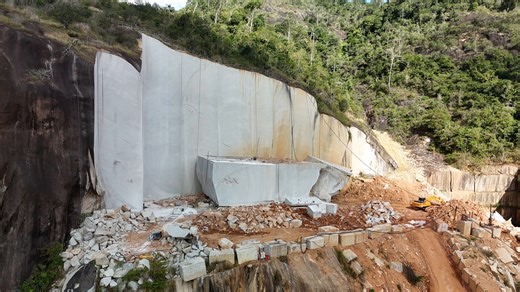 Quarry Hill, Saint Rafael, Linear. Free Stock Video