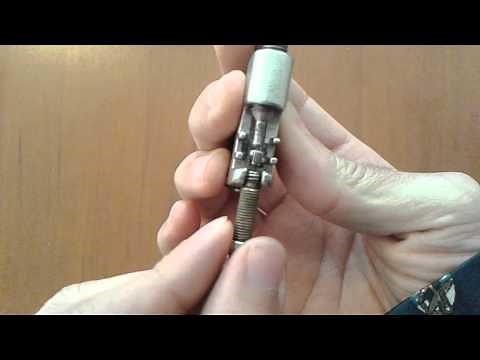How to remove presta valve core with a chain tool