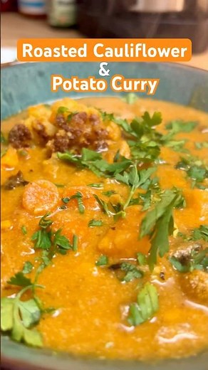 Roasted Cauliflower & Potato Curry Soup