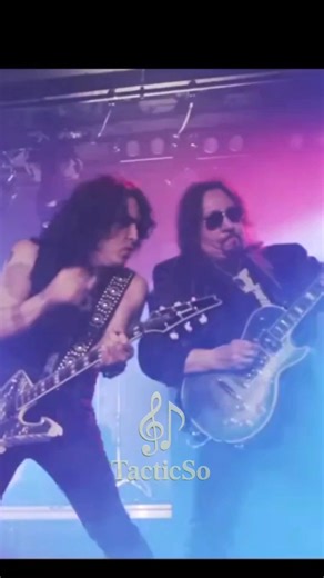 Paul and Ace at the reunion #paulstanley #acefrehley #kiss #kissband #syamfree
