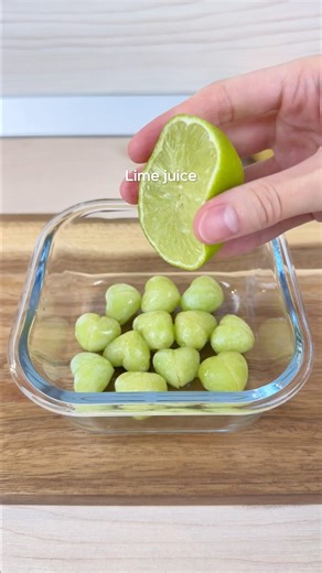 Frozen Sour Candy Grapes 🍋‍🟩🍇 | Easy Summer Snack