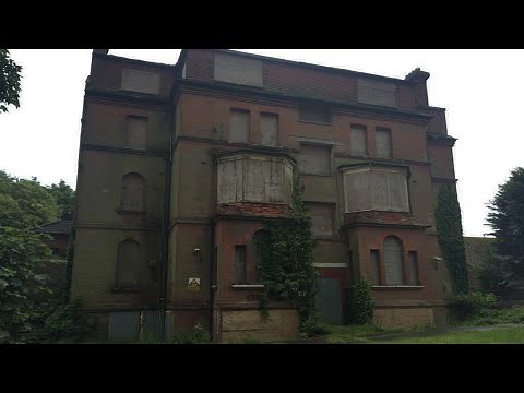 Exploring Haunted House GOES WRONG!