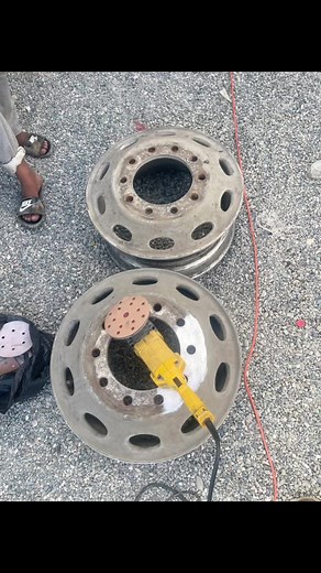 Cleaning and Polishing Large Metal Wheel Rims