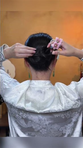 Magic Hairpin Bun Tutorial ✨ Soft & Elegant Chinese Hairstyle for Medium Hair