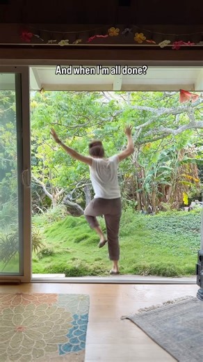 22K views · 777 reactions | A little peek into how I make videos. It’s actually not that glamorous  #bts #behindthescenes #contentcreator @shure @martinguitar #childrensmusician | Molly Whuppie Music | Facebook