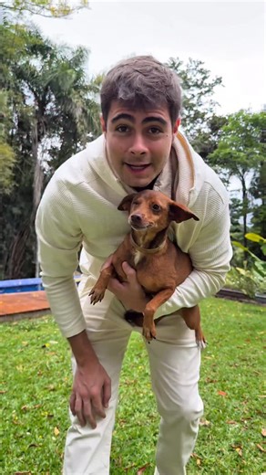 Rafael Vitti on Instagram: "Adote!🙏🏽✨"