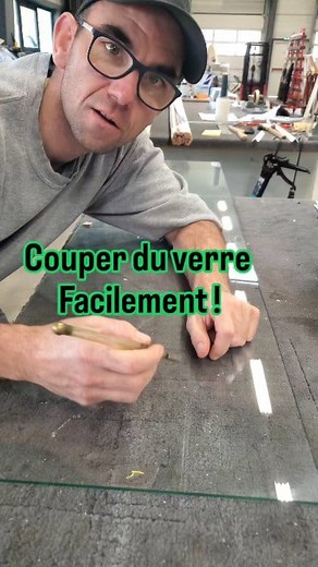 Le SECRET pour couper du verre FACILEMENT (et sans le casser) ! 🤩 Vous pensiez que c'était dur ? Regardez ça... ​ Je vous montre la technique simple pour une découpe de vitre nette et précise. Idéal pour vos projets DIY, vos rénovations ou même pour remplacer un carreau cassé. ​ #DIY #Bricolage #CouperVerre #AstuceBrico #Vitre #Tuto | Fredo brico