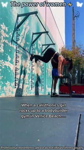 Women doing pull-ups#womenpower #girlpower #gymsharkwomen #reaction #inspirational