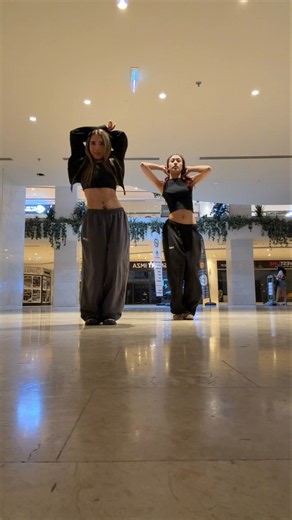 EsMer ve Tuzak 🔥🍀 #aura4world #kpop #girlband #dance #tuzak #music #lifeisbutadream #pes #keşfett